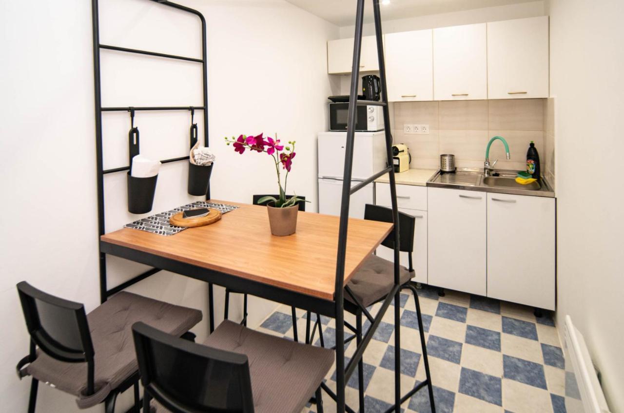 Free parking! Linden apartment, AC, Smart TV, WIFI Boedapest Buitenkant foto